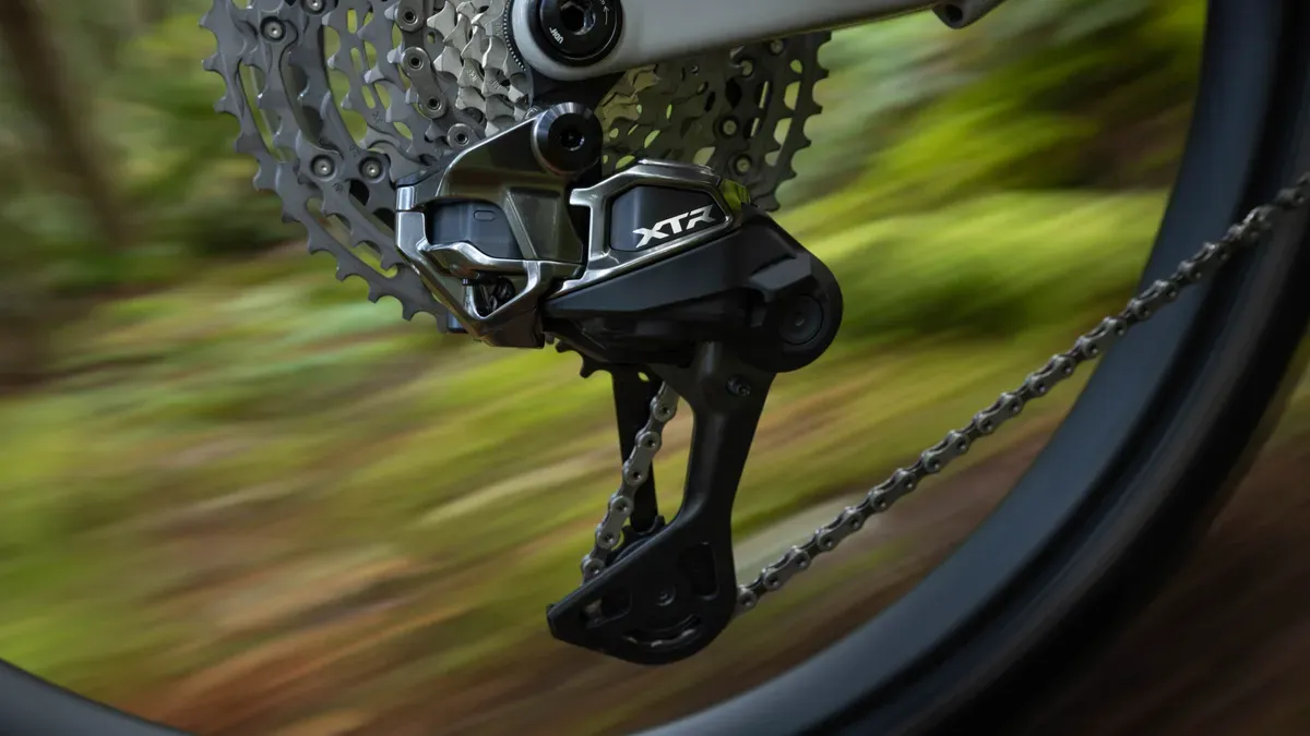 Shimano XTR beidzot pāriet uz bezvadu tehnoloģiju Di 2