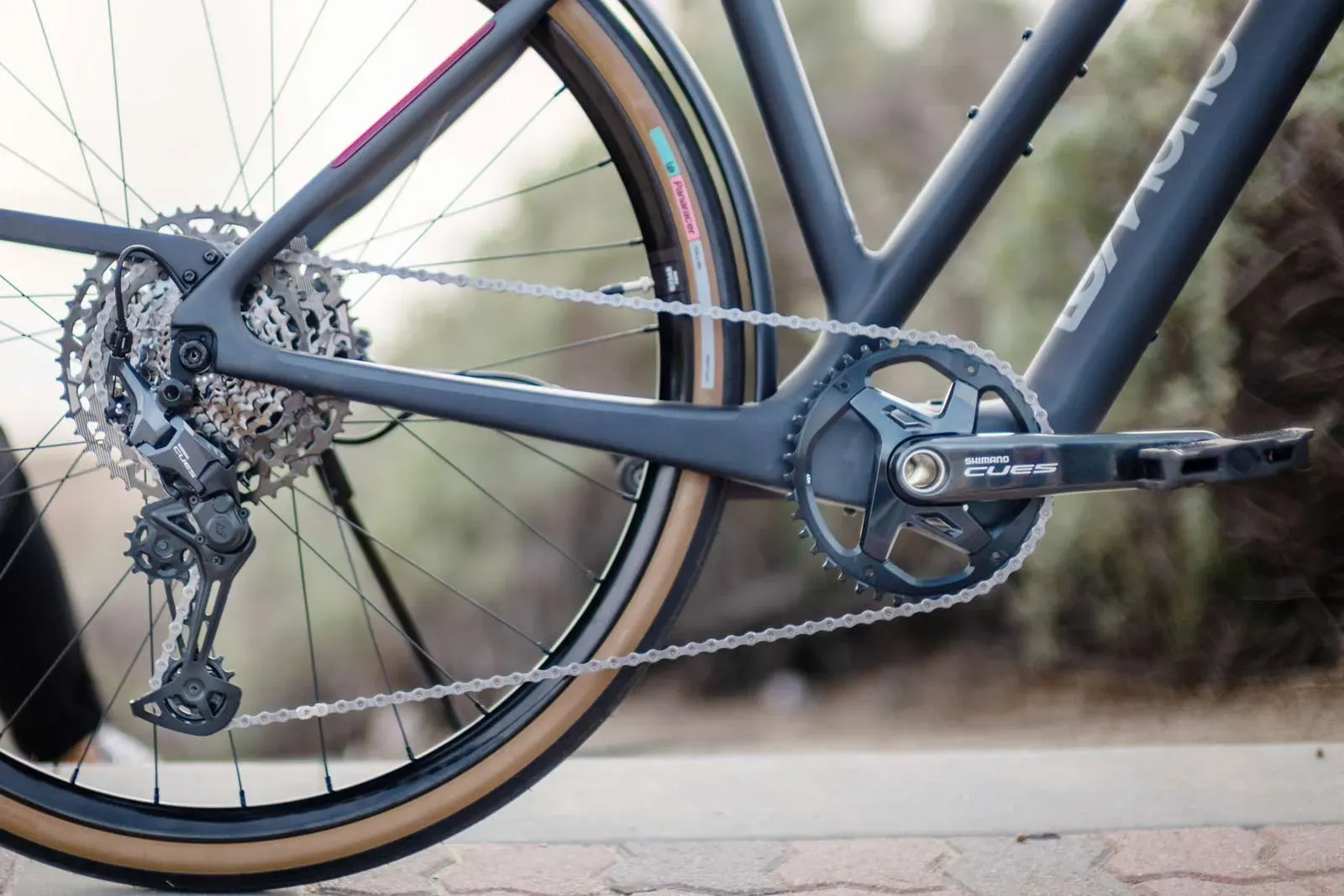 Shimano Cues aizvieto Alivio, Acera un Altus